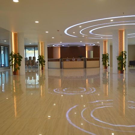 Airport Avenue Hotel Gyogon Екстер'єр фото