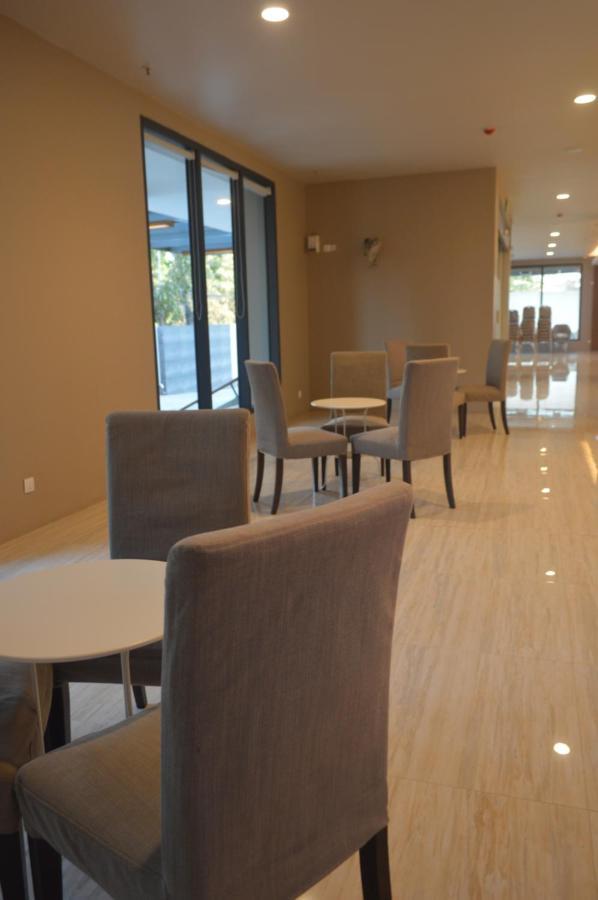 Airport Avenue Hotel Gyogon Екстер'єр фото