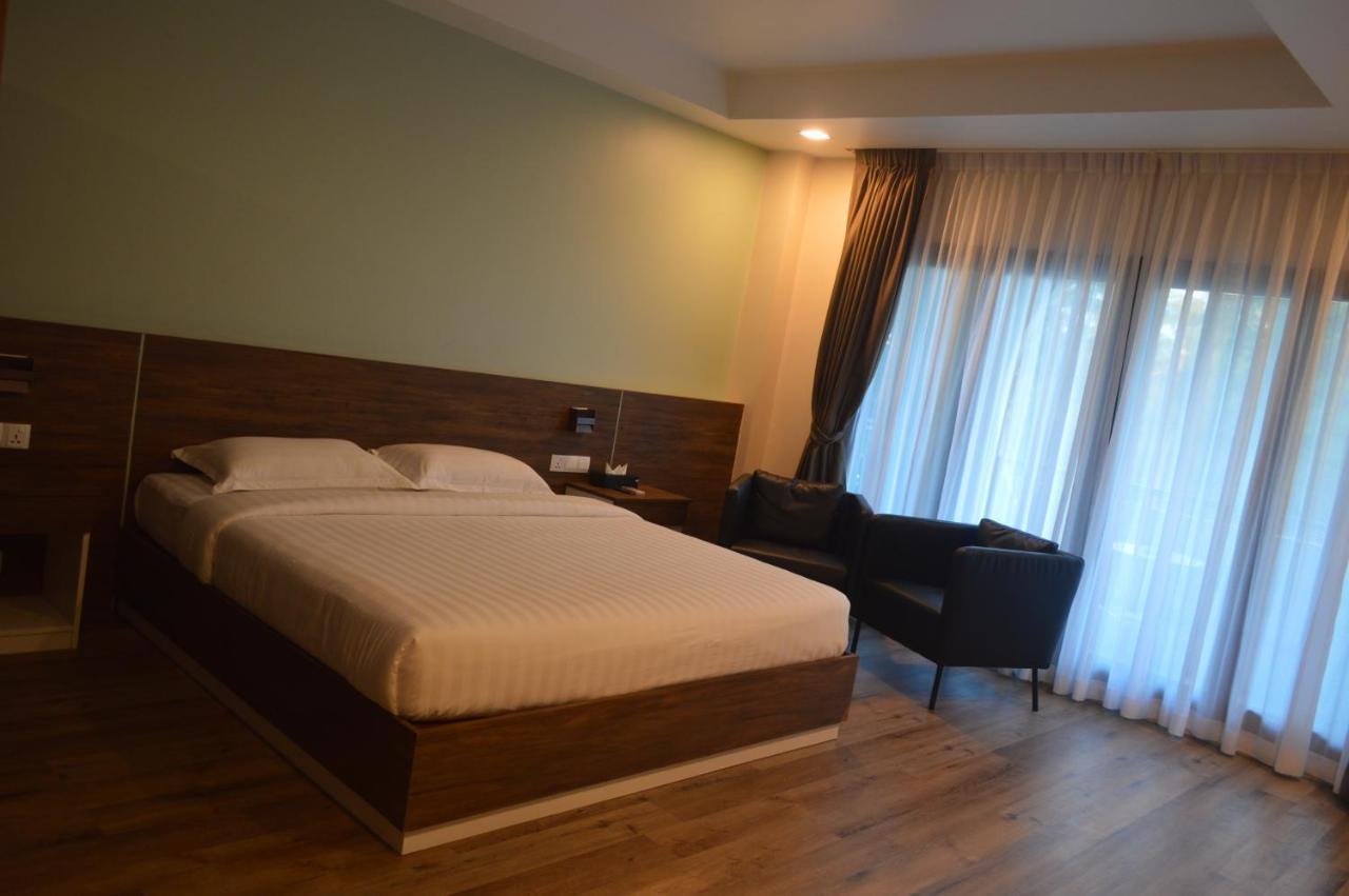 Airport Avenue Hotel Gyogon Екстер'єр фото